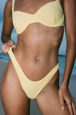 PRE ORDER // ESCAPE BRACUP TOP - LEMON