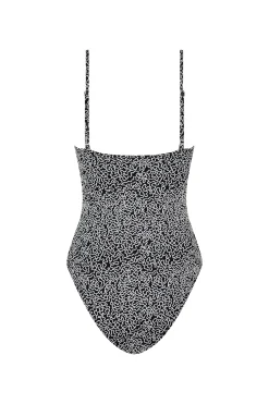 ZAYA ONE PIECE - AURA